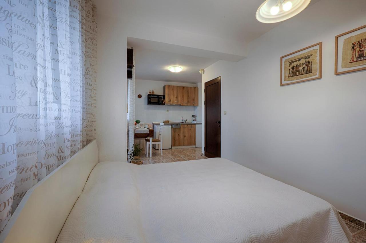 Kabakum Apartments Alen Mak Golden Sands Bagian luar foto